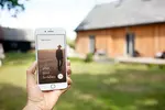 موکاپ موبایل آیفون با بک گراند طبیعت روستایی